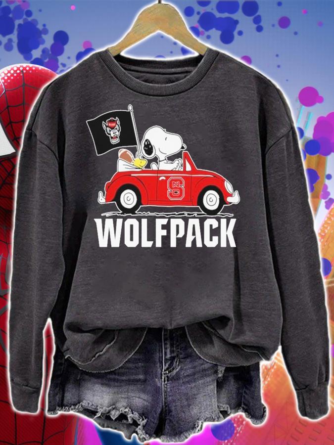 Snoopy And Woodstock Driving Car NC State Wolfpack Flag t-shirt sweatshirt