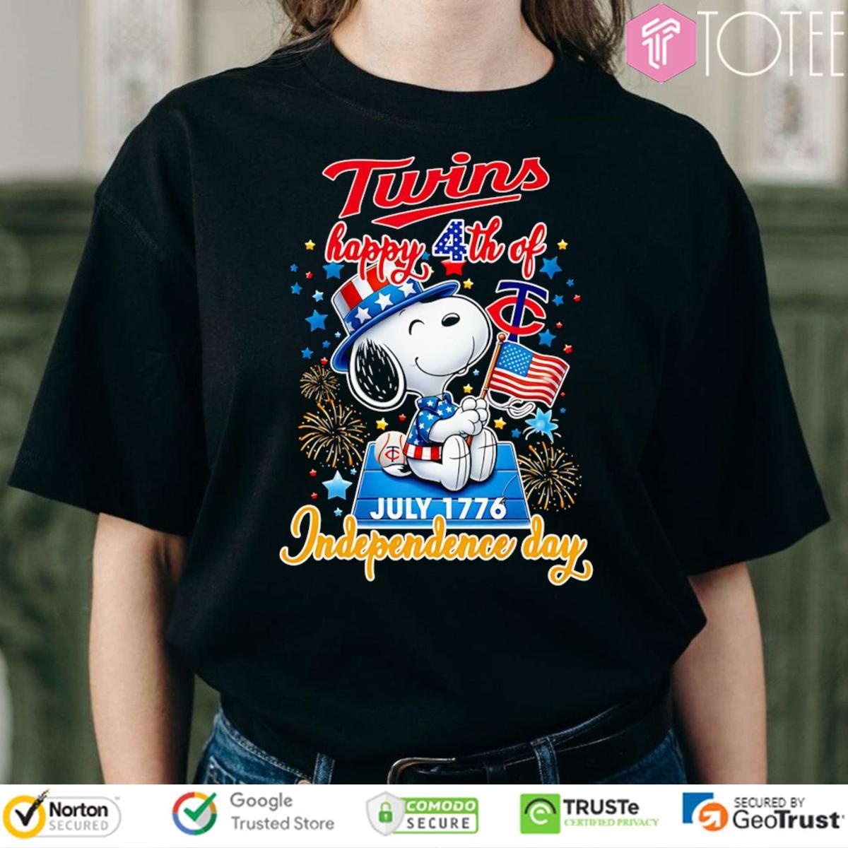 Peanuts Snoopy Minnesota Twins Baseball Happy 4Th Of July Independence Day T-shirt